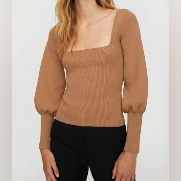 Aritzia Babaton Sweater - Picture 3 of 6